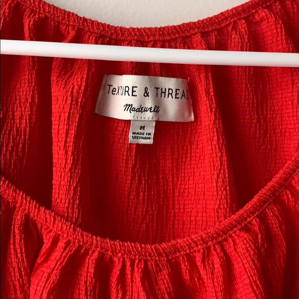 Texture & Thread Tshirt - Picture 2 of 3